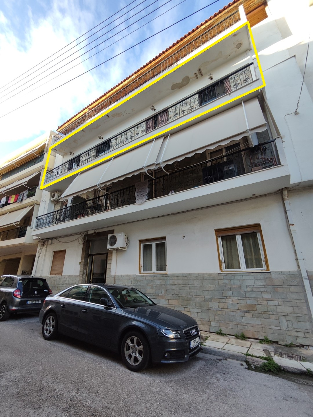 Διατίθεται προς πώληση διαμέρισμα 2ου ορόφου, επιφάνειας 106.35 τ.μ., κατασκευής 1989, σε οικόπεδο 171.75 τ.μ., επί της οδού Νηλέως 9 στο Περιστέρι