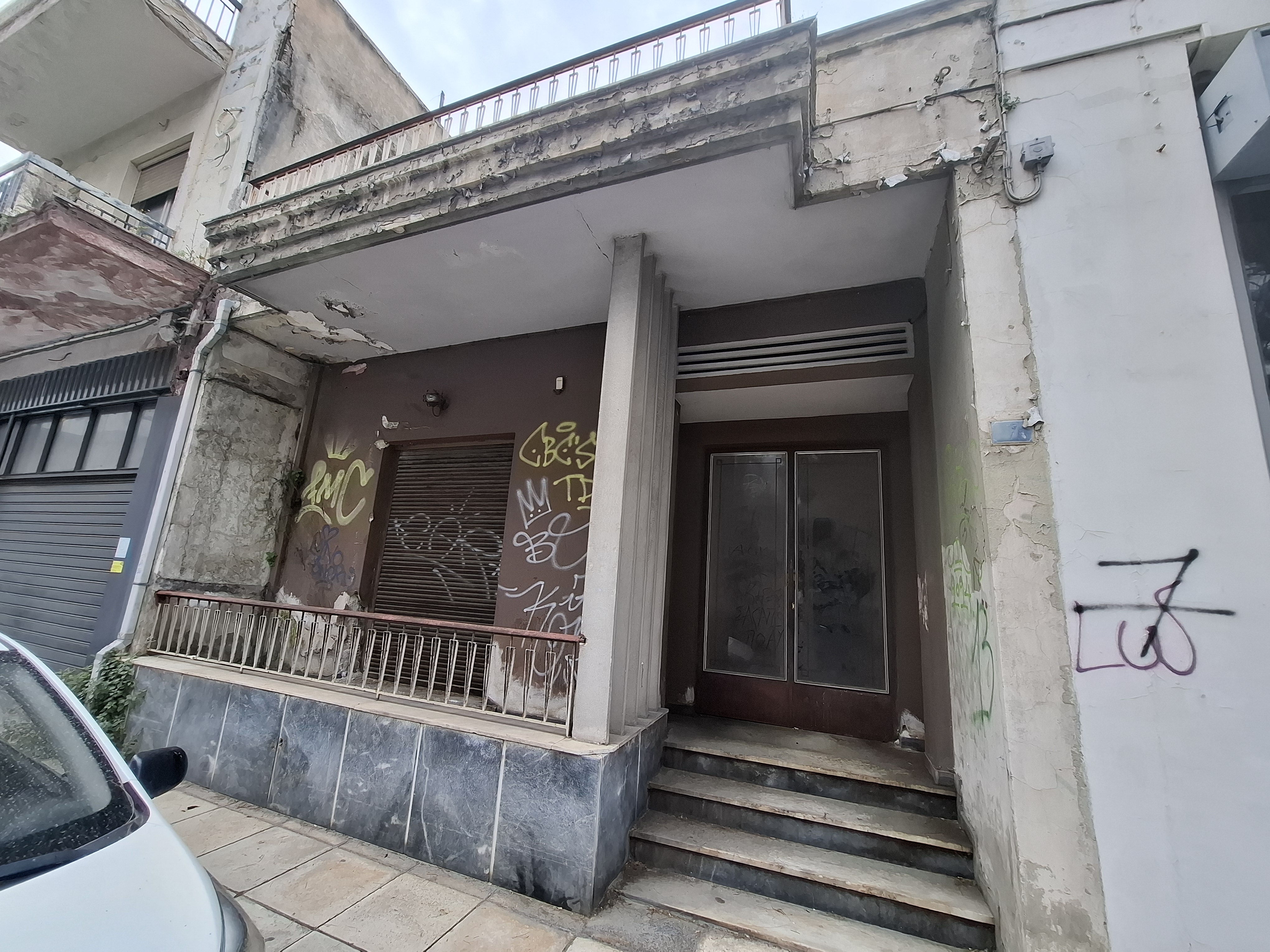 Διατίθεται προς πώληση ισόγεια μονοκατοικία συνολικής επιφάνειας 114 τ.μ., κατασκευής 1966 σε οικόπεδο 115 τ.μ., επί της οδού Αμοργού 7, Πειραιάς