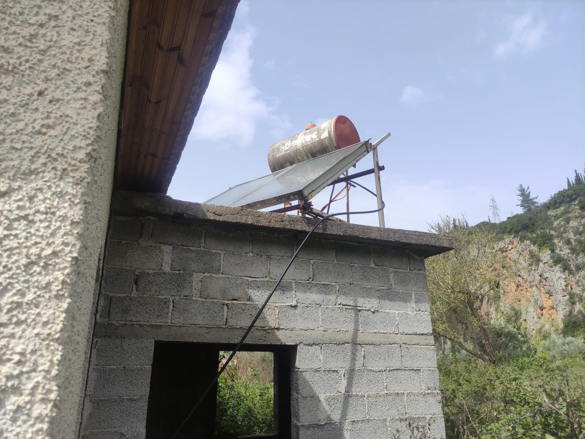 Διατίθεται προς πώληση κατάστημα προσόψεως, ισογείου, 57.2 τ.μ., κείμενο σε παλαιά διώροφη οικοδομή, σε οικόπεδο 193.25 τ.μ., στη θέση "Παλαιόμυλος", Θέρμο