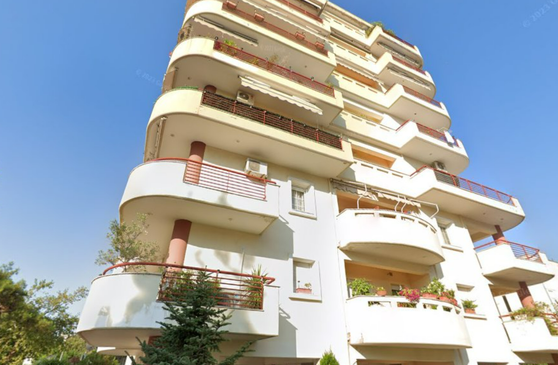 Διατίθεται προς πώληση διαμέρισμα 1ου ορόφου, 68.21 τ.μ., στη συμβολή των οδών Μητροπολίτη Γρηγορίου Κυδωνιών 28 & Δαρδανελίων, Καλαμαριά