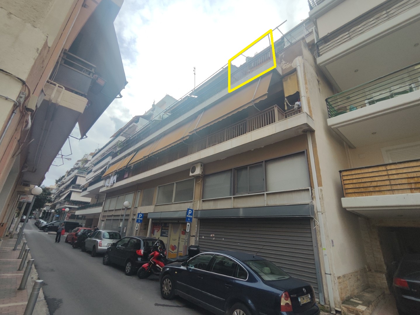 Διατίθεται προς πώληση διαμέρισμα 2ου ορόφου 74.67 τ.μ., 2ος όροφος, κατασκευής 1977, σε οικόπεδο 507.44 τ.μ., στην οδό Εθνικής Αντιστάσεως 26-30, Δάφνη