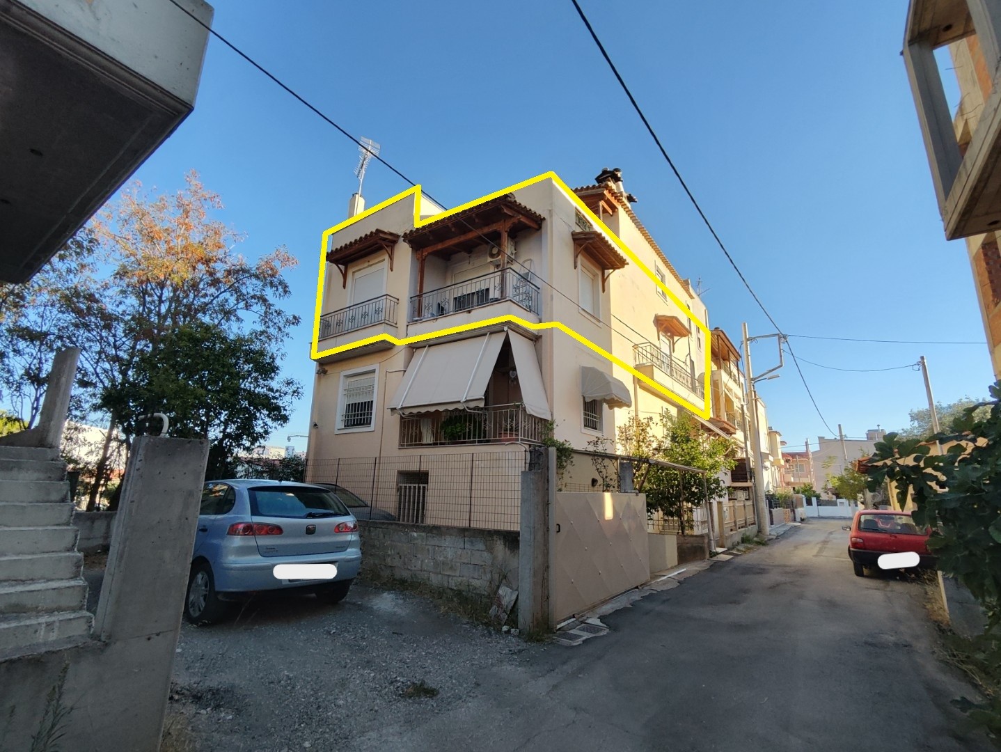 Διατίθεται προς πώληση οροφοδιαμέρισμα 1ου ορόφου, επιφάνειας 90.01 τ.μ., κατασκευής 2004 σε οικόπεδο 203.3 τ.μ., στα Άνω Λιόσια, Φυλή