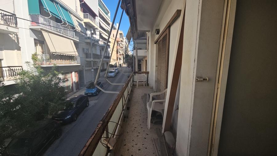 Διατίθεται προς πώληση διαμέρισμα 137 τ.μ., που αποτελείται από 1ο όροφο (113τμ) και δώμα (23τμ), κατασκευής 1969, επί της οδού Σόλωνος 18, στη Νέα Ιωνία, Αττική