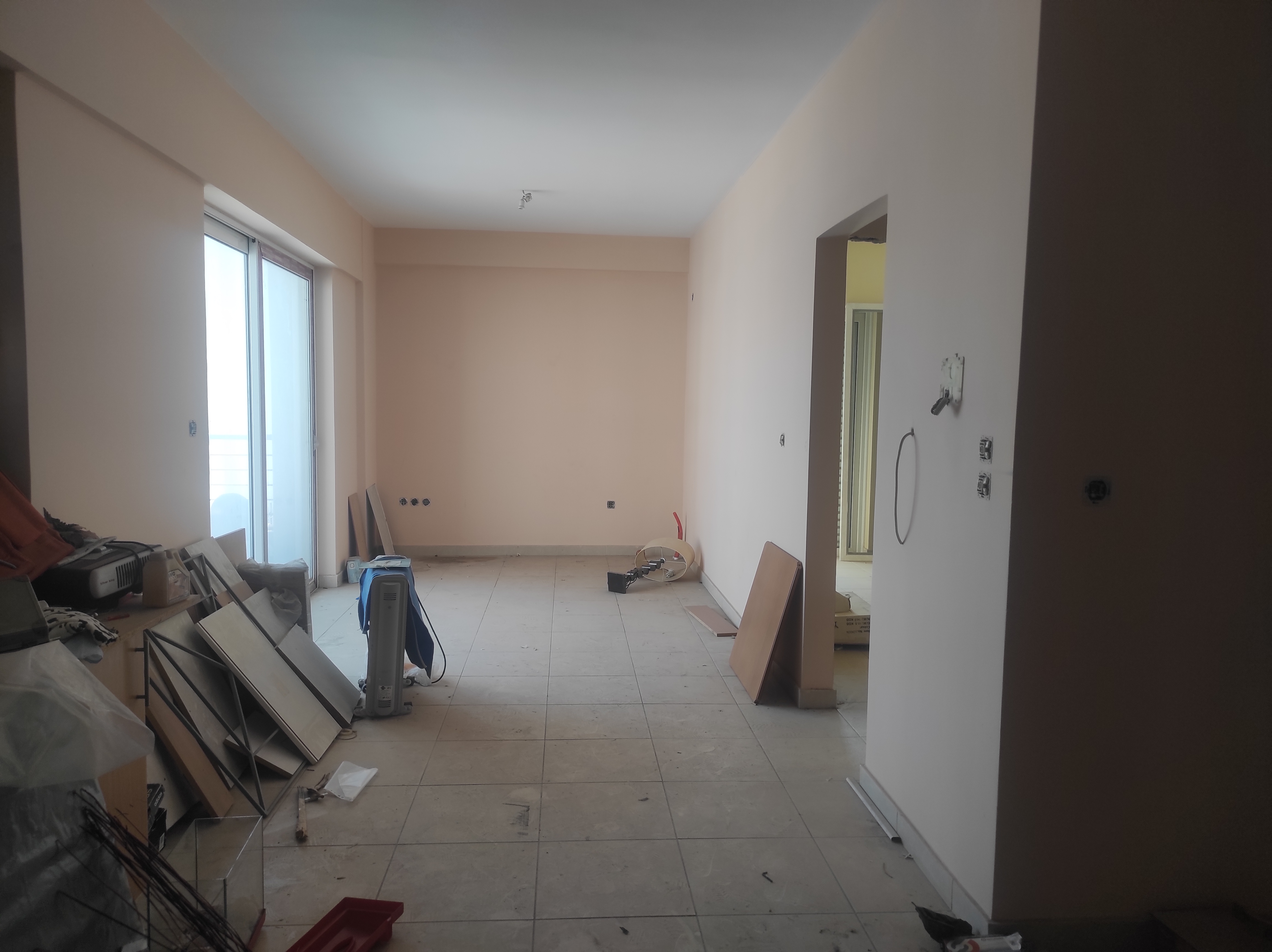 Διατίθεται προς πώληση διαμέρισμα με πρόσωπο σε ακάλυπτο χώρο, 2ου ορόφου (Β2), επιφάνειας 53.55 τ.μ., κείμενο σε οικοδομή 6 επιπέδων, κατασκευής 2011, στην οδό Μεγάλου Σπηλαίου 9, Περιστέρι, Αθήνα