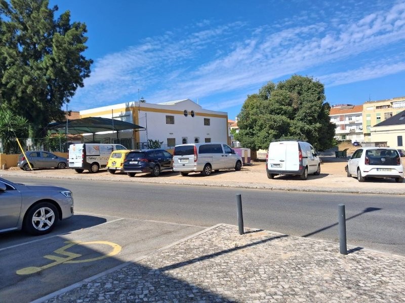 Fotografia 11 de Terreno Urbano com Edifício Aprovado para 11 T2 e 7 T3, no Coração de Setúbal