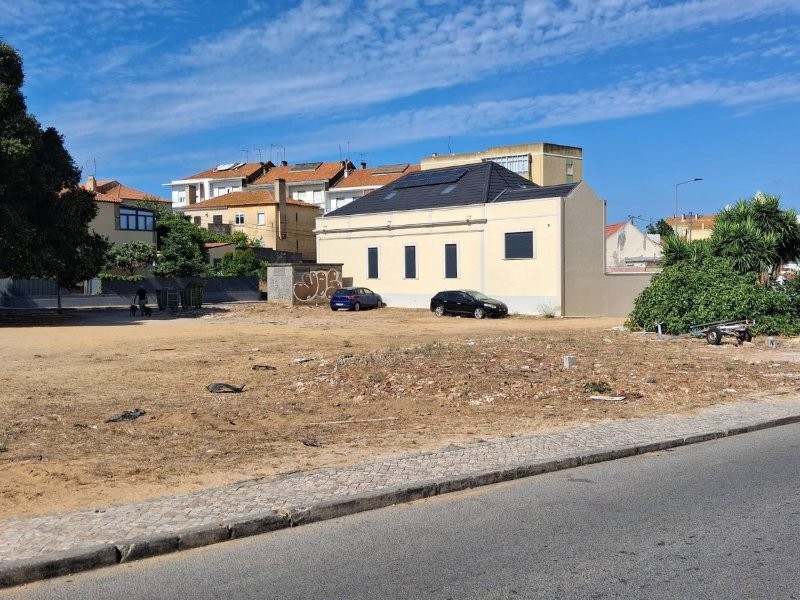 Fotografia 5 de Terreno Urbano com Edifício Aprovado para 11 T2 e 7 T3, no Coração de Setúbal