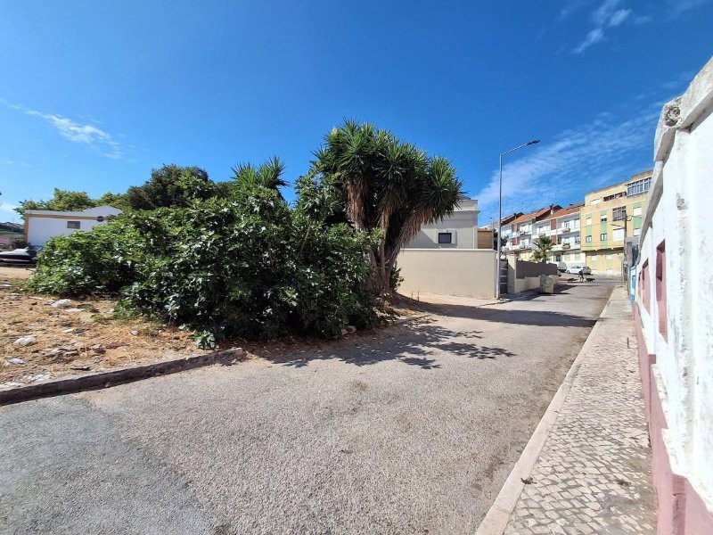 Fotografia 12 de Terreno Urbano com Edifício Aprovado para 11 T2 e 7 T3, no Coração de Setúbal