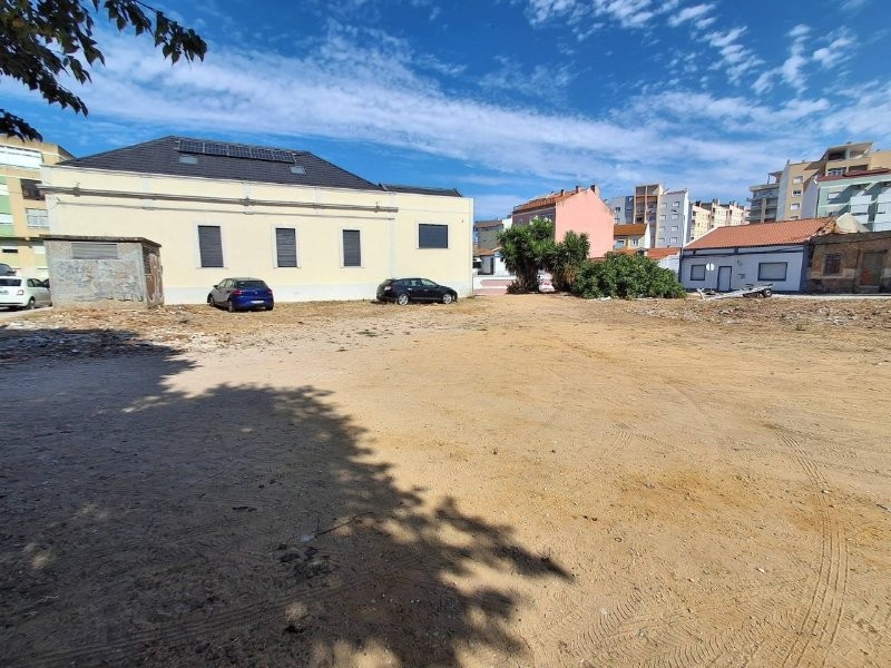 Fotografia 3 de Terreno Urbano com Edifício Aprovado para 11 T2 e 7 T3, no Coração de Setúbal
