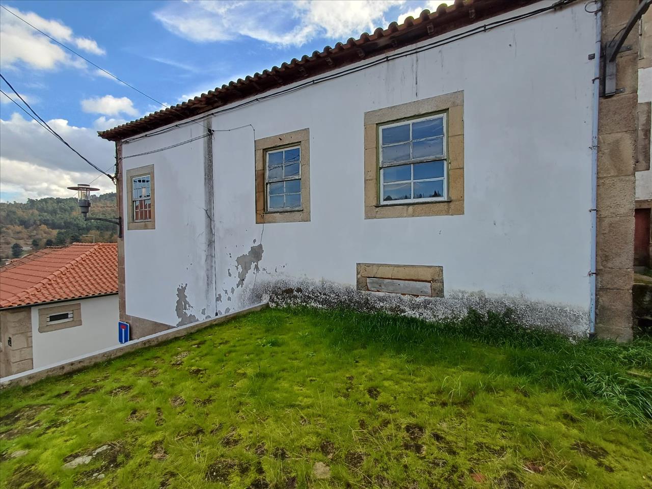 Moradia  no coração de Tarouca - Image 1