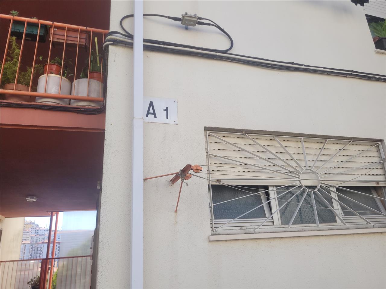 Oportunidade em Sintra: T2 para Recuperação com Armazenamento - Image 4