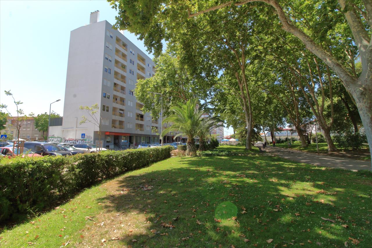 Apartamento T3 no Bonfim em Setúbal - Image 17