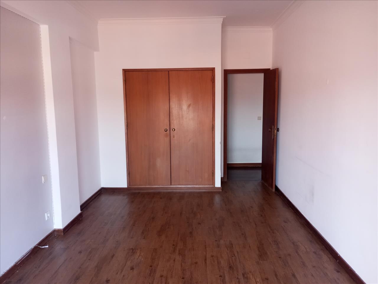 Apartamento T3 no Bonfim em Setúbal - Image 9