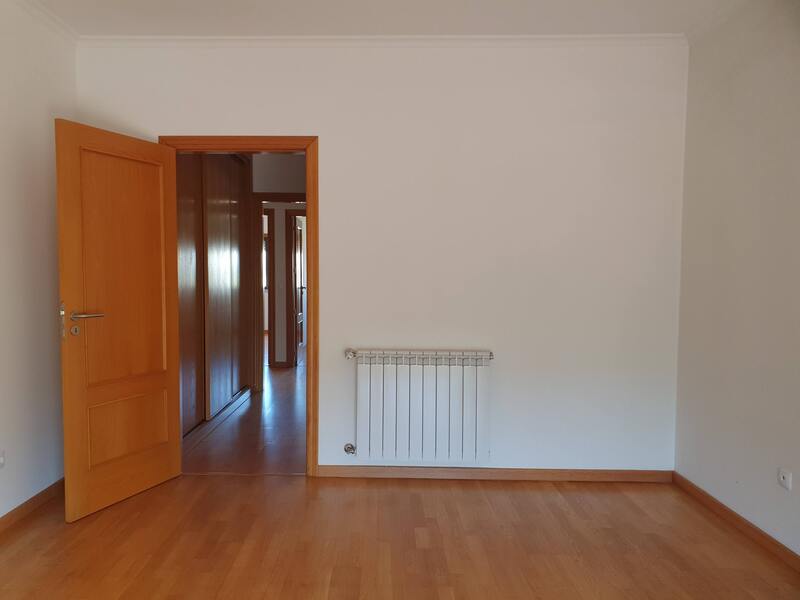 Apartamento T3 com boas áreas no Montijo - Image 6