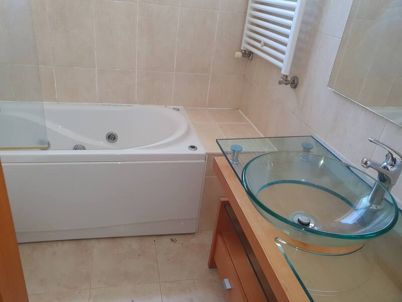 Apartamento T3 com boas áreas no Montijo - Image 15