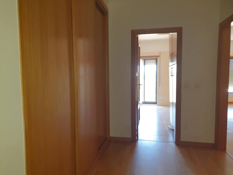 Apartamento T3 com boas áreas no Montijo - Image 12