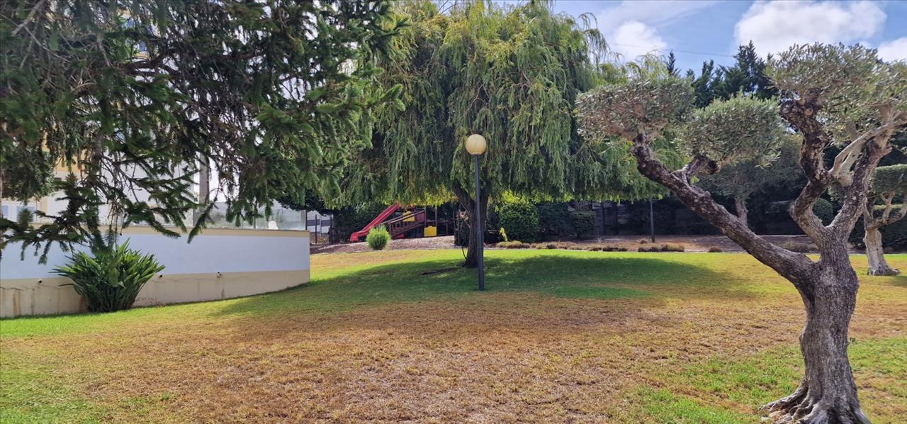 Espetacular T3 com Jardim e Piscina em Sintra, Lisboa - Image 8