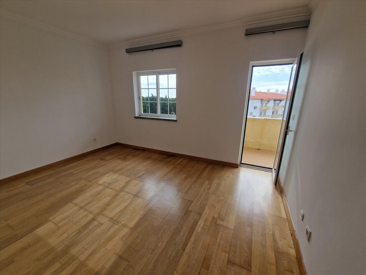 Apartamento T4 Duplex Quinta da Beloura - Image 8