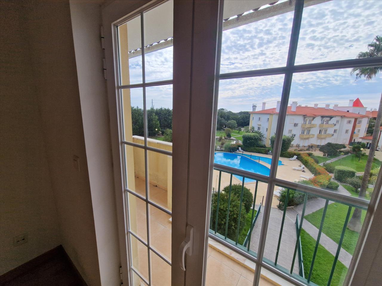 Apartamento T4 Duplex Quinta da Beloura - Image 11