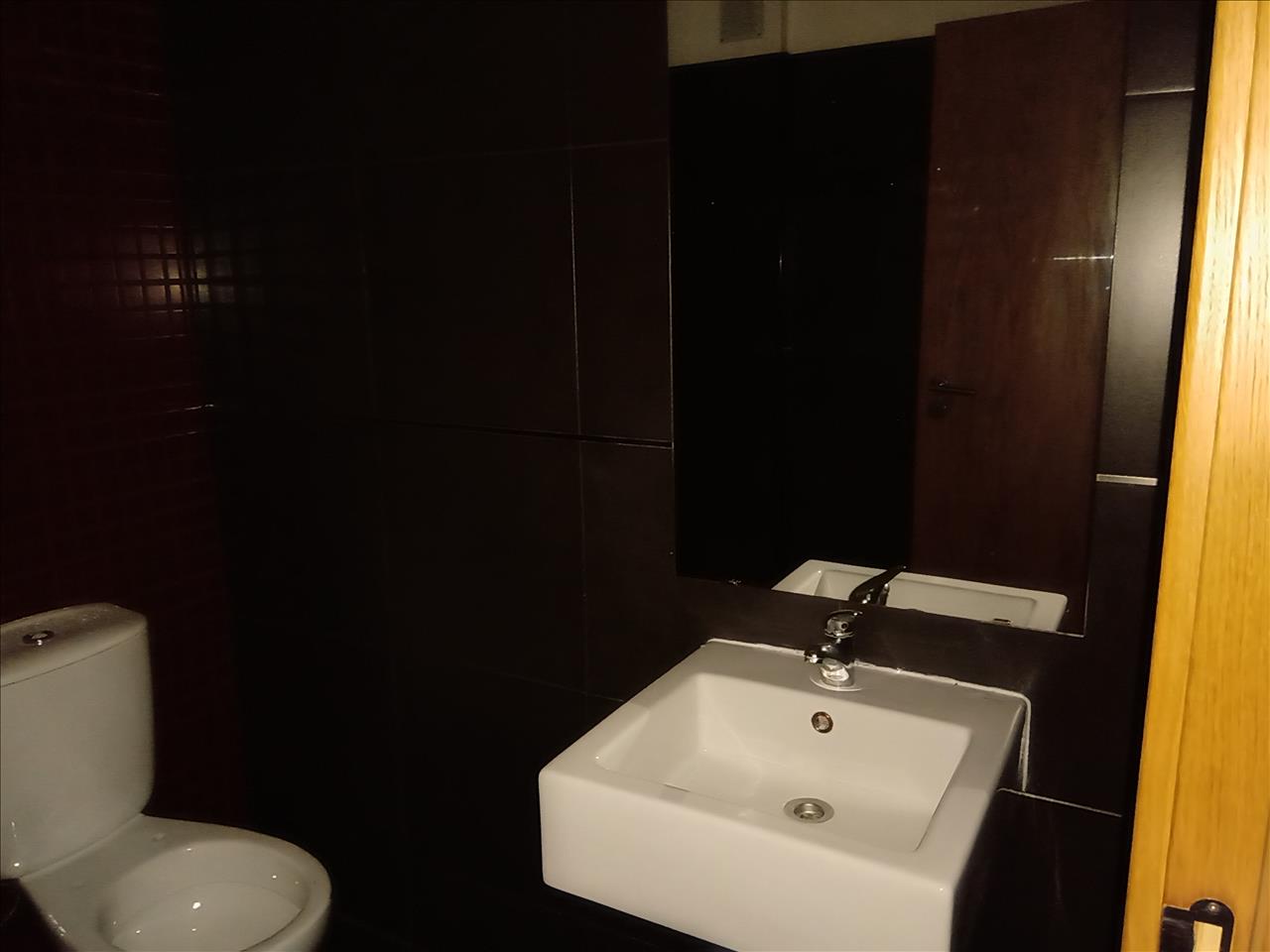 Apartamento T2 de Excelência | 123 m² | 2 Casas de Banho | 2 Estacionamentos | Piscina | Condomínio Ondas do Mar – Olhão - Image 13