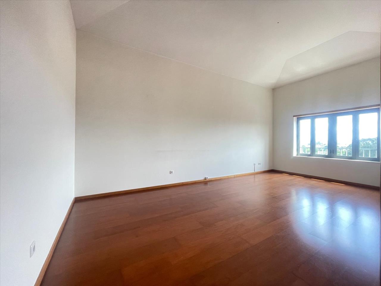 undefined - Image 4