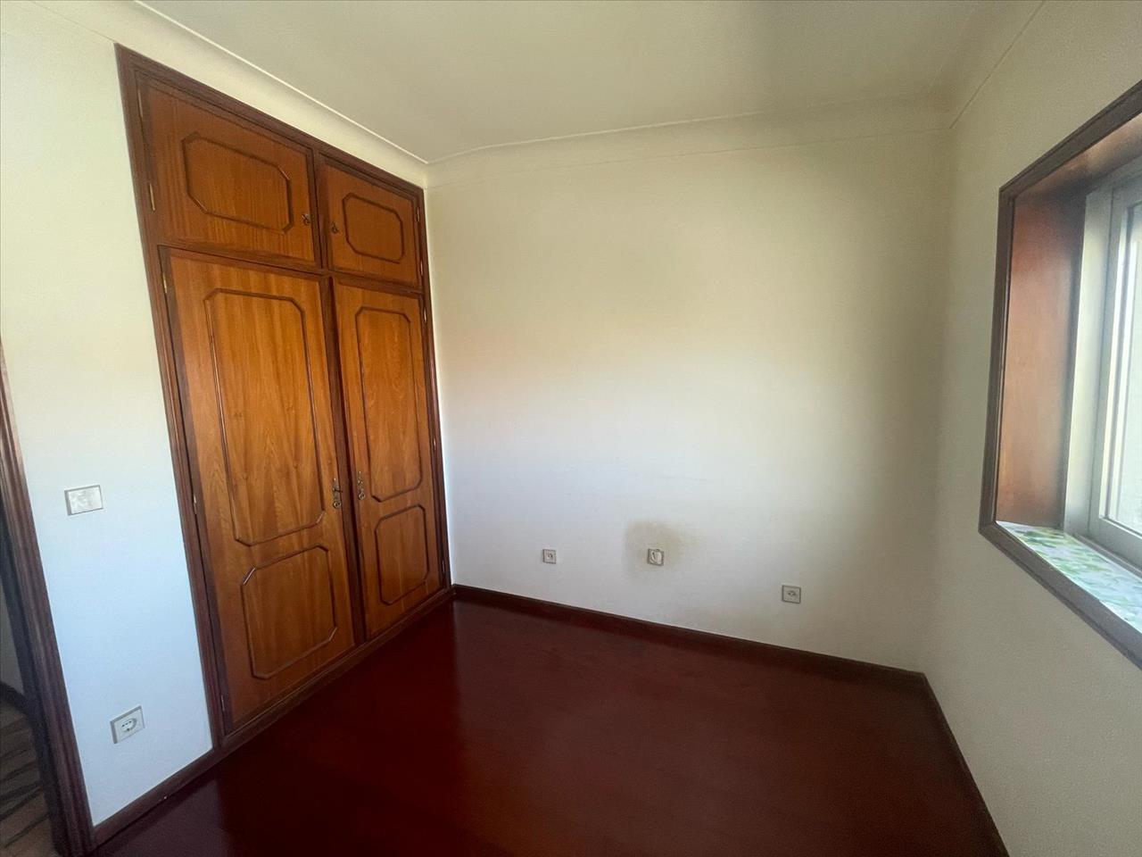 Moradia T3 - Miramar - Praia - Image 11