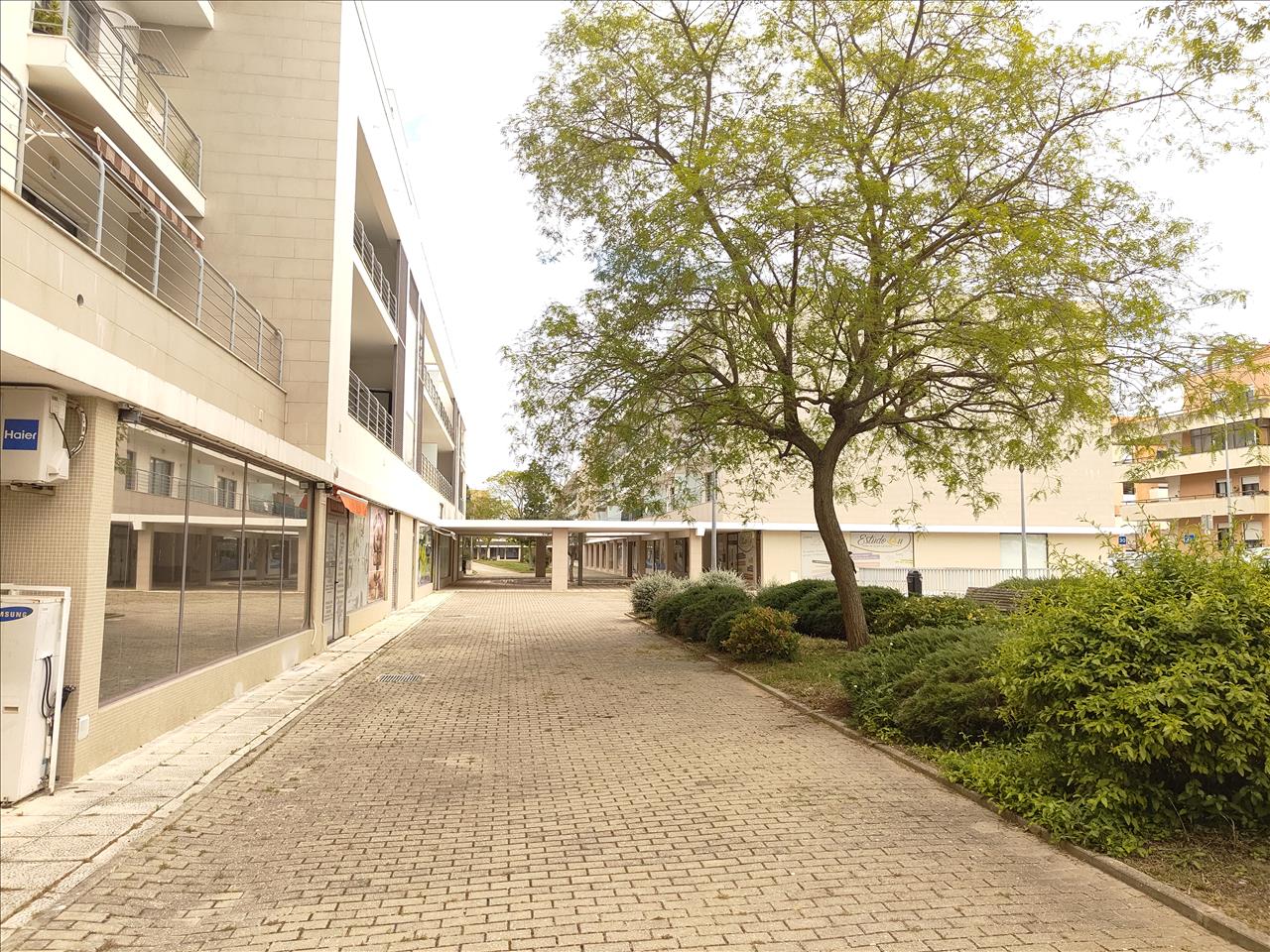 Apartamento T3 com Varandas, Garagem e Parqueamento, no Pinhal Novo, Vila Serena - Image 6