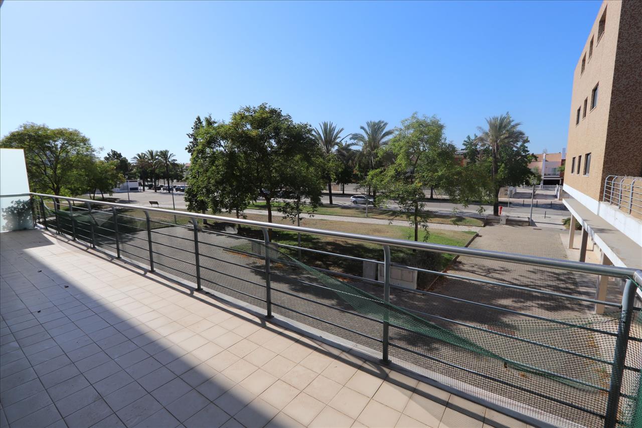 Apartamento T3 com Varandas, Garagem e Parqueamento, no Pinhal Novo, Vila Serena - Image 8