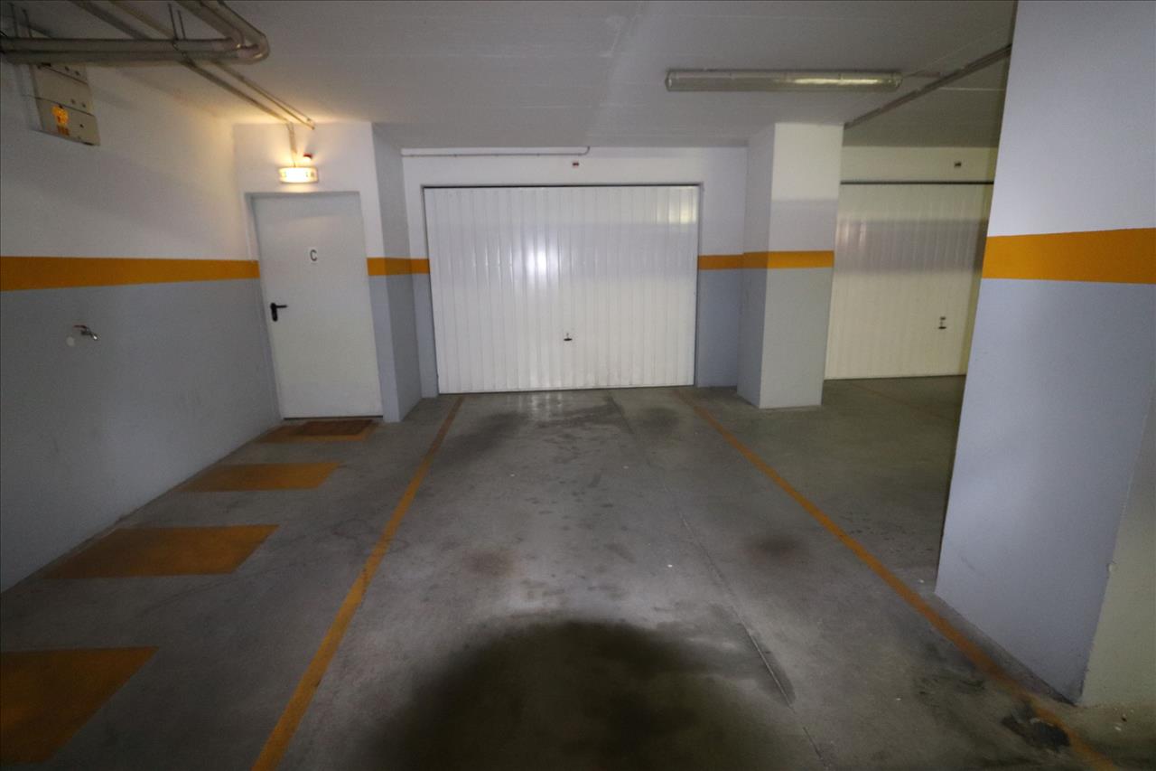 Apartamento T3 com Varandas, Garagem e Parqueamento, no Pinhal Novo, Vila Serena - Image 9