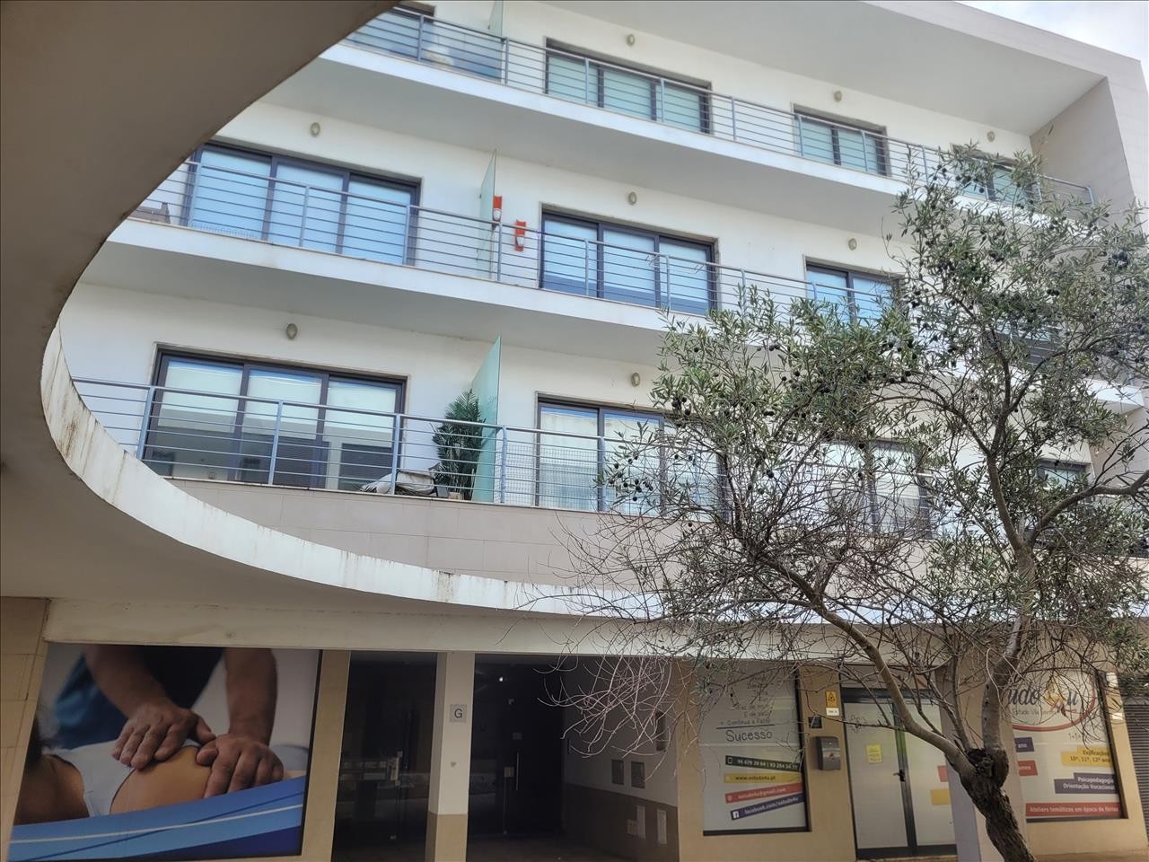 Apartamento T3 com Varandas, Garagem e Parqueamento, no Pinhal Novo, Vila Serena - Image 37