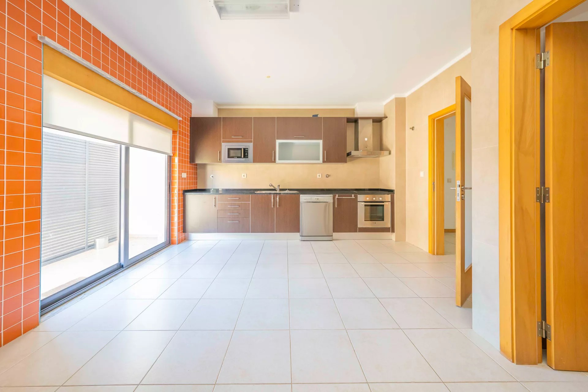 Apartamento T3 com Varandas, Garagem e Parqueamento, no Pinhal Novo, Vila Serena - Image 10