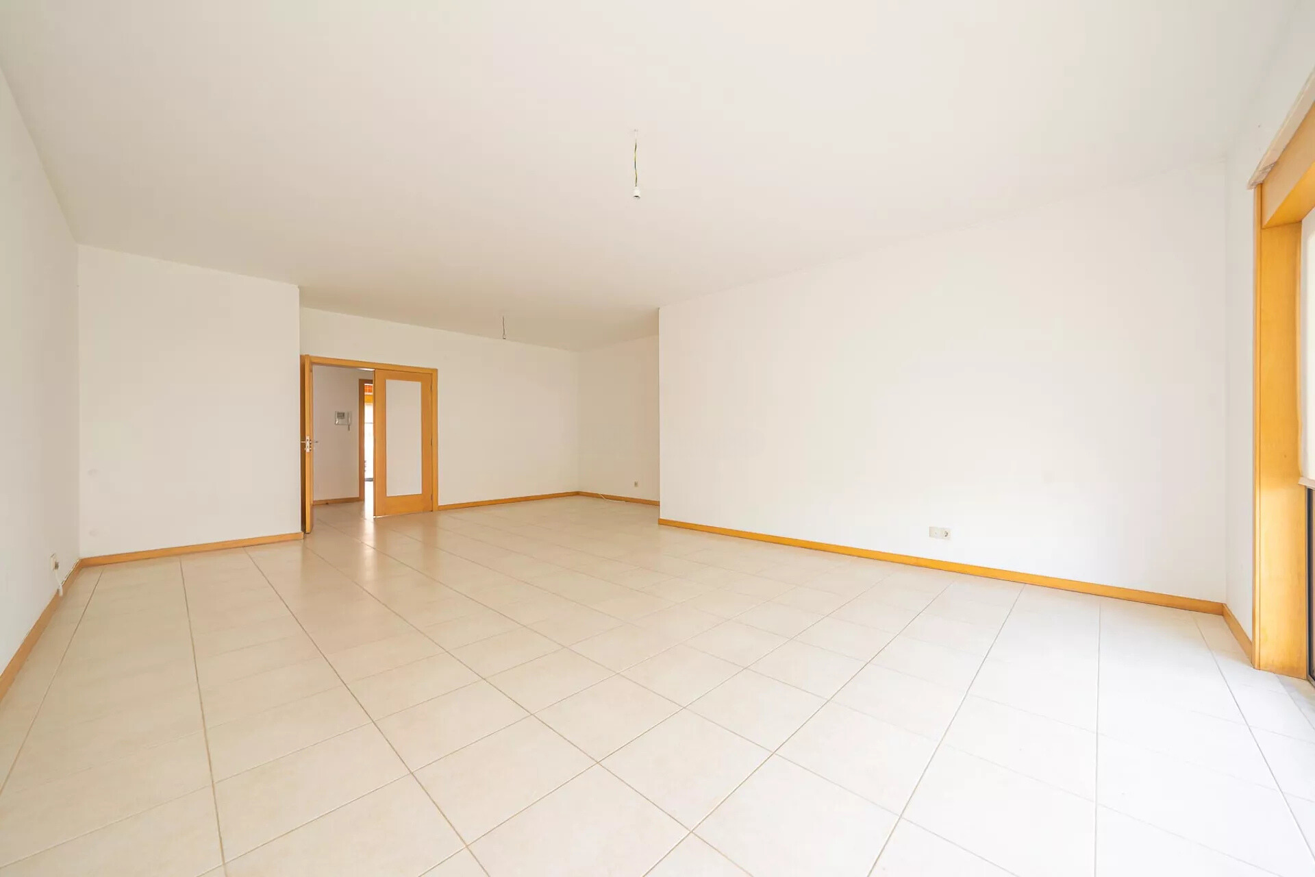 Apartamento T3 com Varandas, Garagem e Parqueamento, no Pinhal Novo, Vila Serena - Image 6