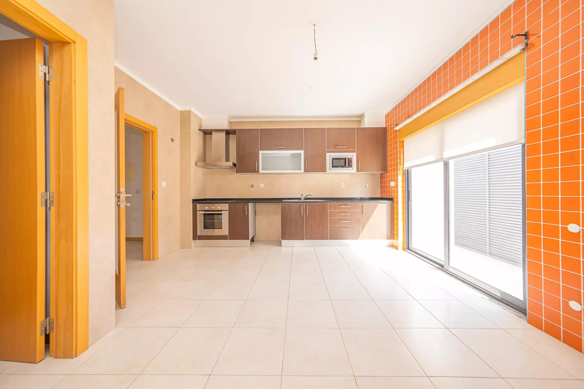 Apartamento T3 com Varandas, Garagem e Parqueamento, no Pinhal Novo, Vila Serena - Image 9