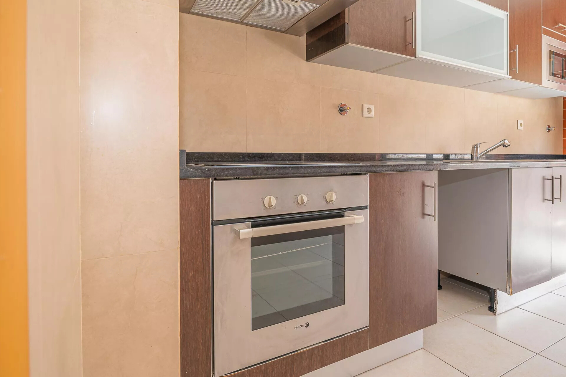 Apartamento T3 com Varandas, Garagem e Parqueamento, no Pinhal Novo, Vila Serena - Image 12