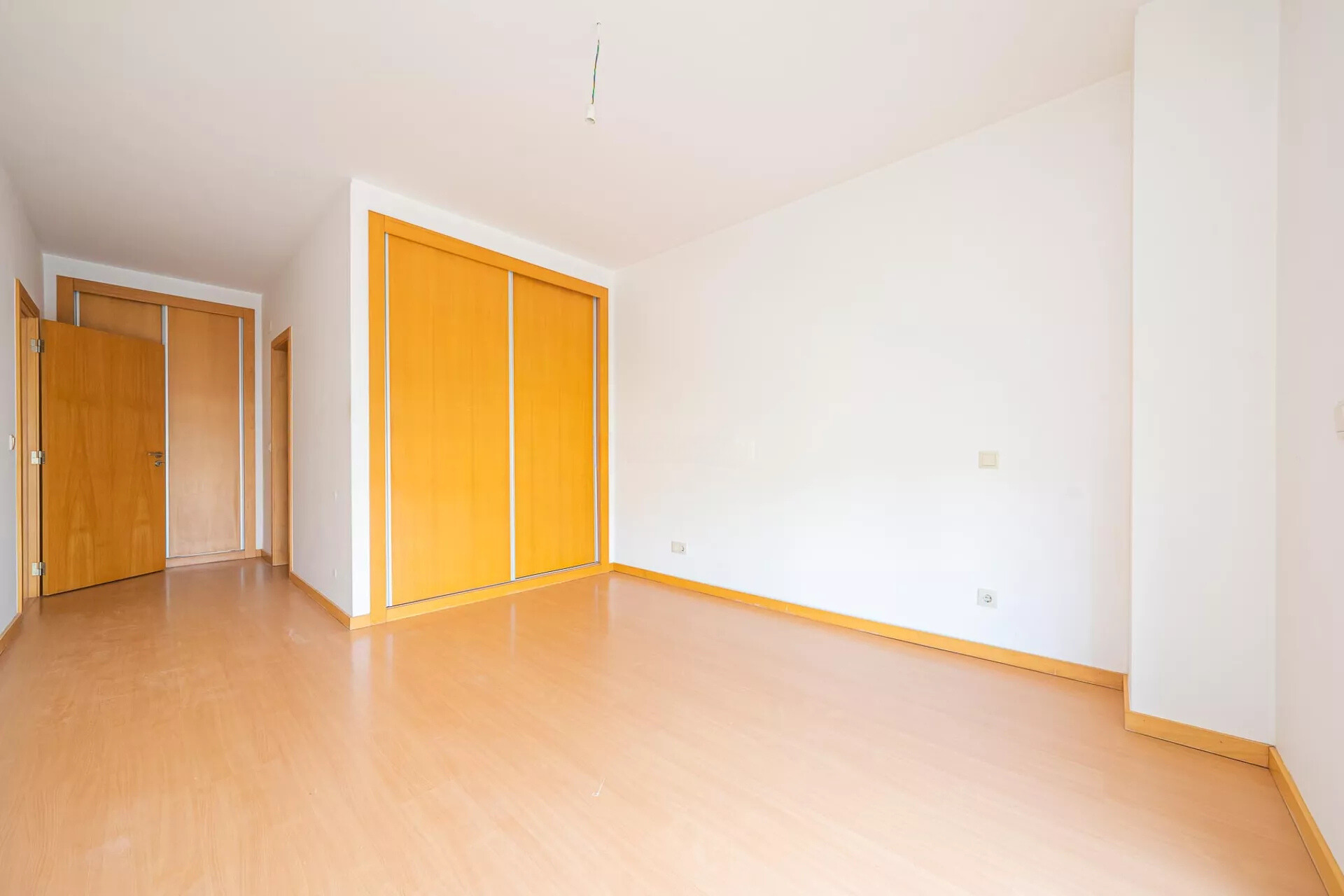 Apartamento T3 com Varandas, Garagem e Parqueamento, no Pinhal Novo, Vila Serena - Image 14