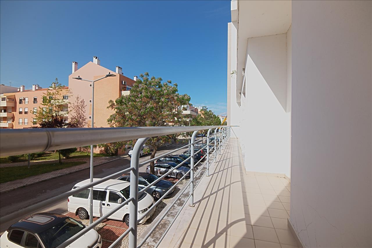 Apartamento T4 com Terraço, Varandas, Garagem e Lugar de Estacionamento, na Vila Serena, Pinhal Novo - Image 20