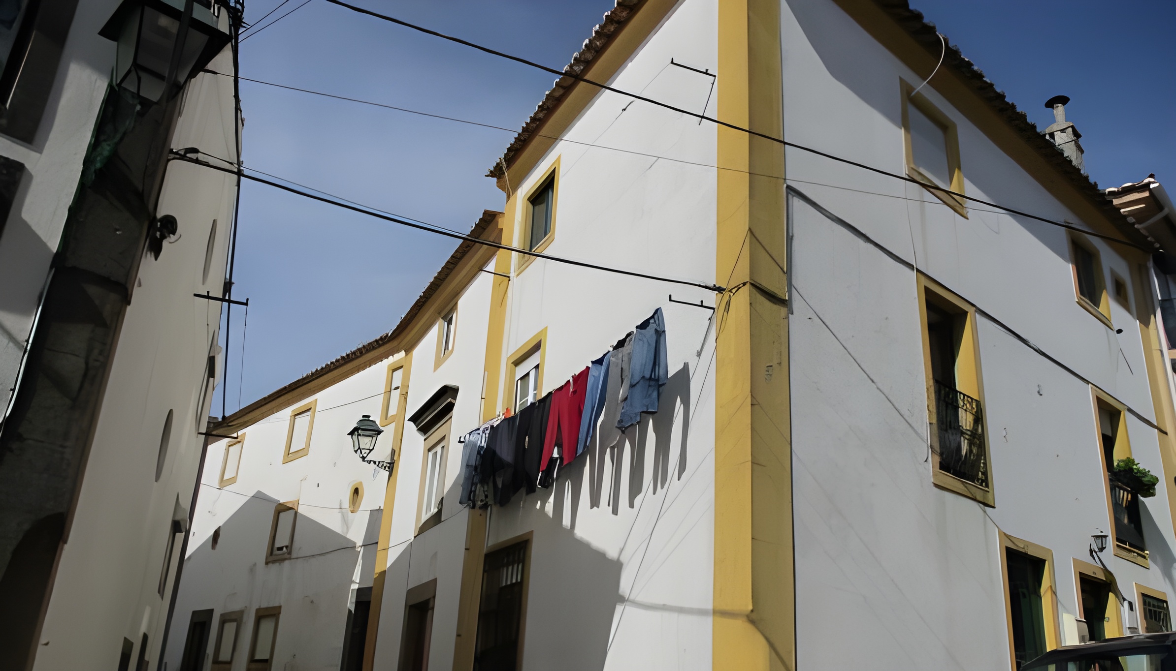 Casa para Recuperar em Castelo de Vide com Terraço e Armazenamento - Image 7