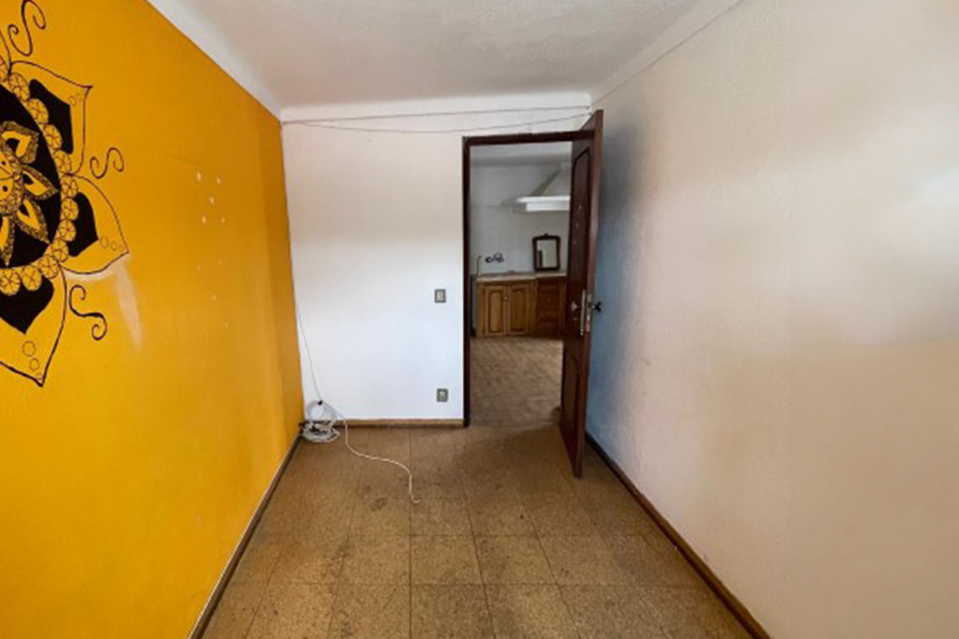Casa para Recuperar em Castelo de Vide com Terraço e Armazenamento - Image 6