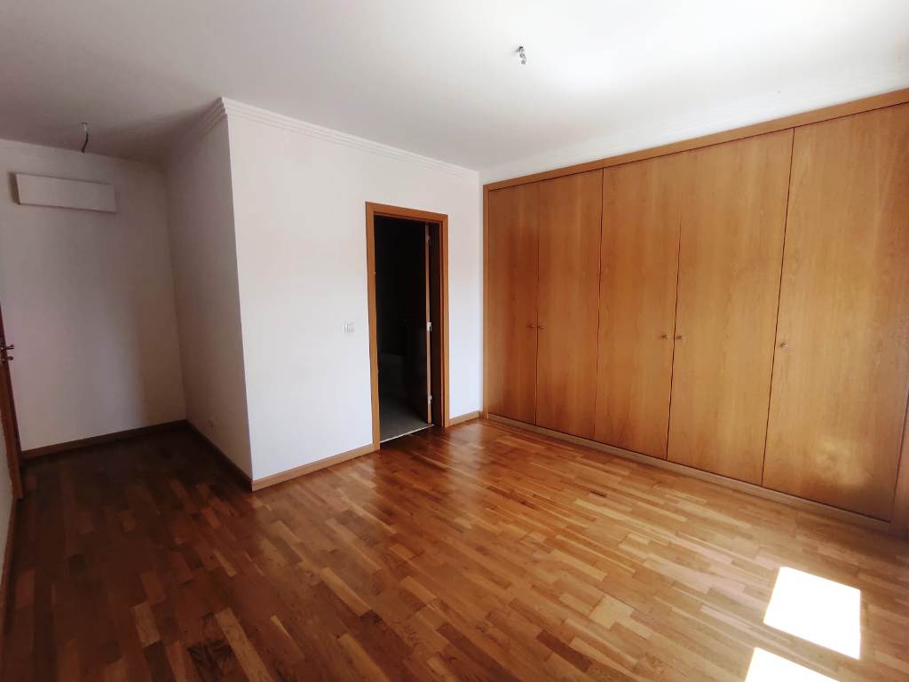 Apartamento T4 - Samora Correia - Image 13