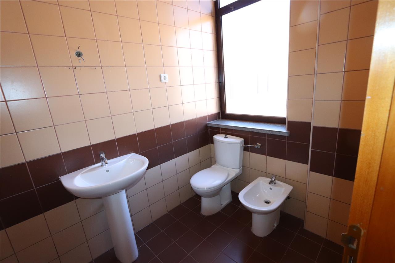 Apartamento T3 na Rua António José Batista, em Setúbal  - Image 13