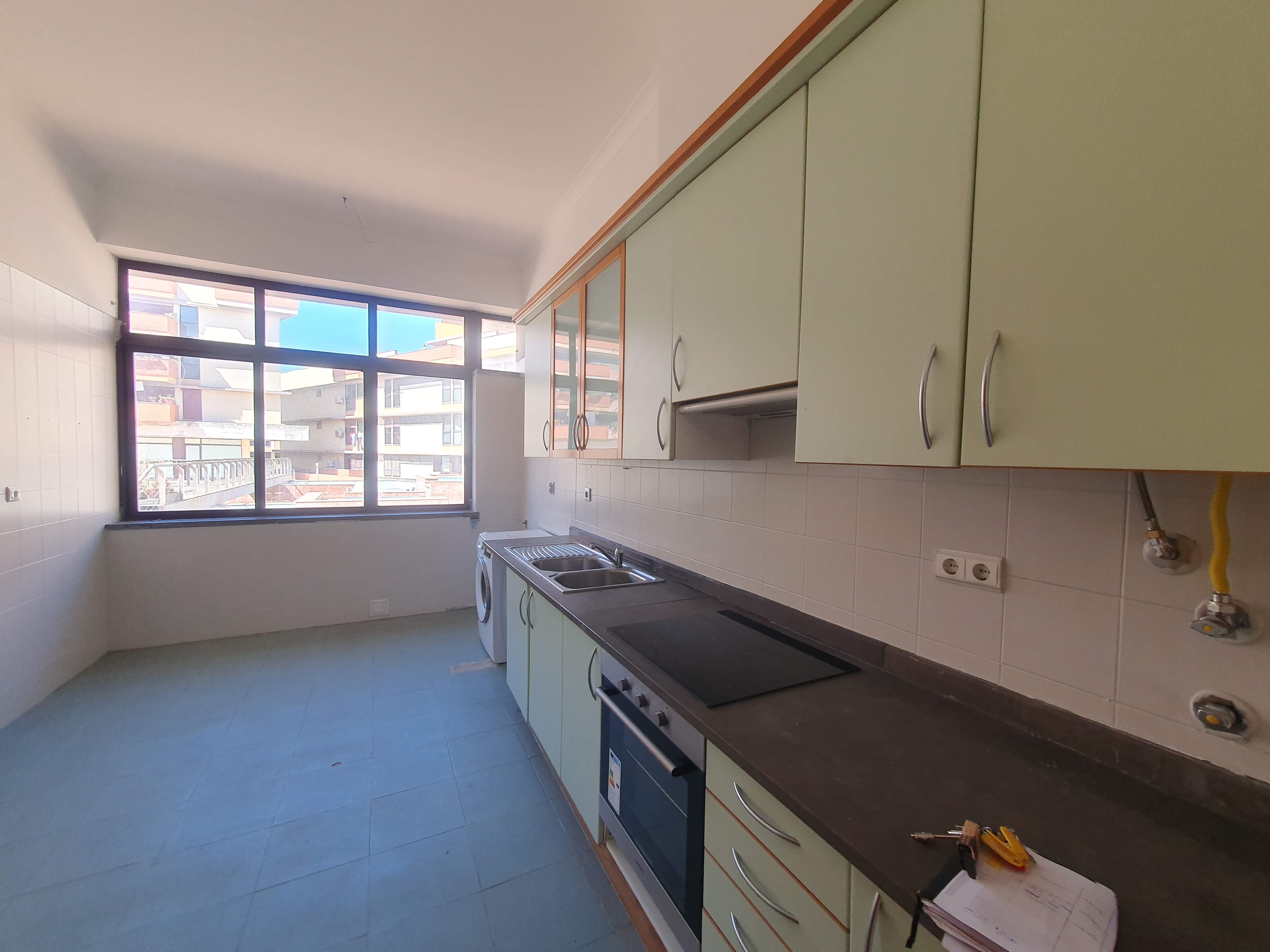 Apartamento T3 na Rua António José Batista, em Setúbal  - Image 12