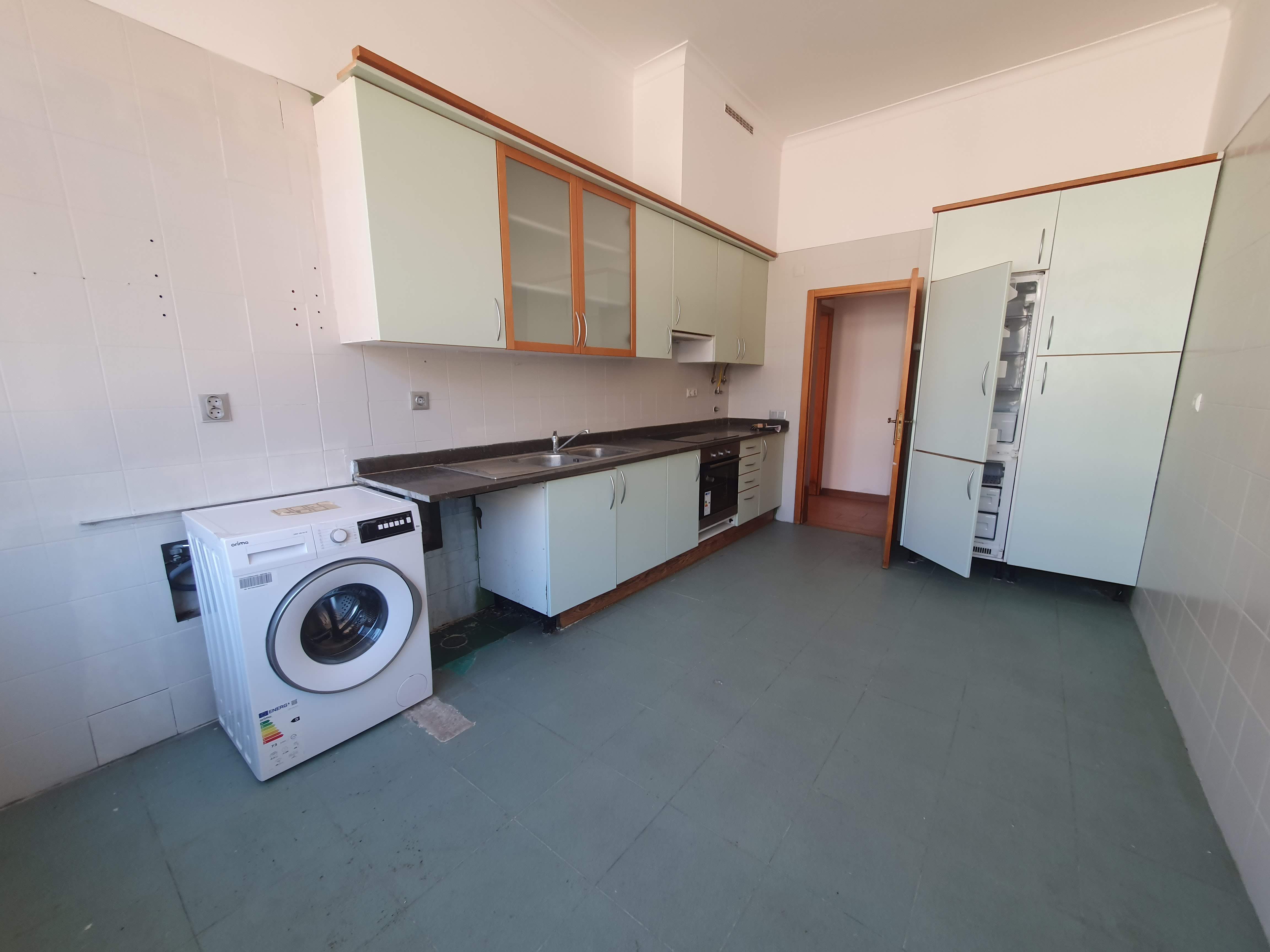 Apartamento T3 na Rua António José Batista, em Setúbal  - Image 11