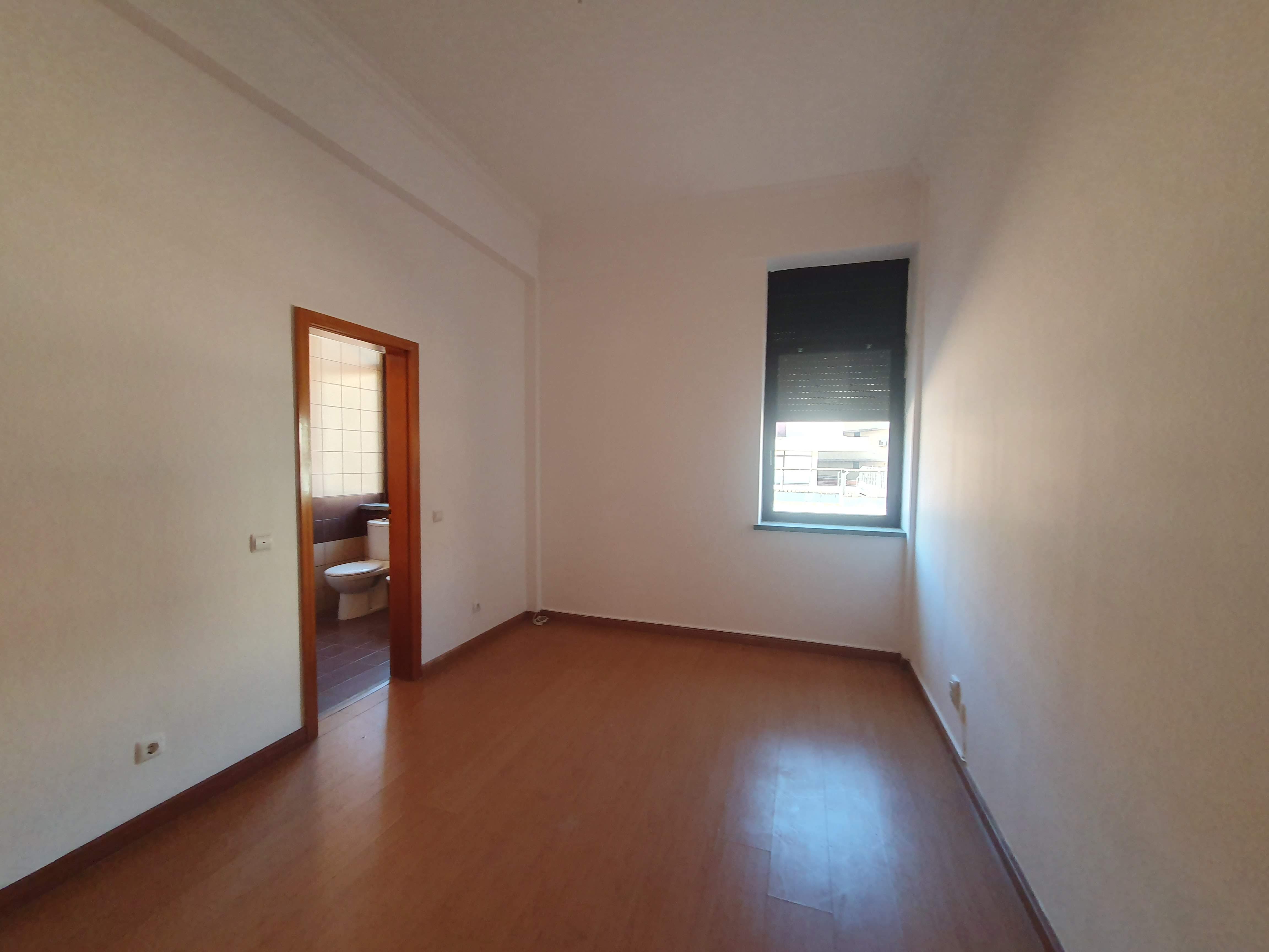 Apartamento T3 na Rua António José Batista, em Setúbal  - Image 6