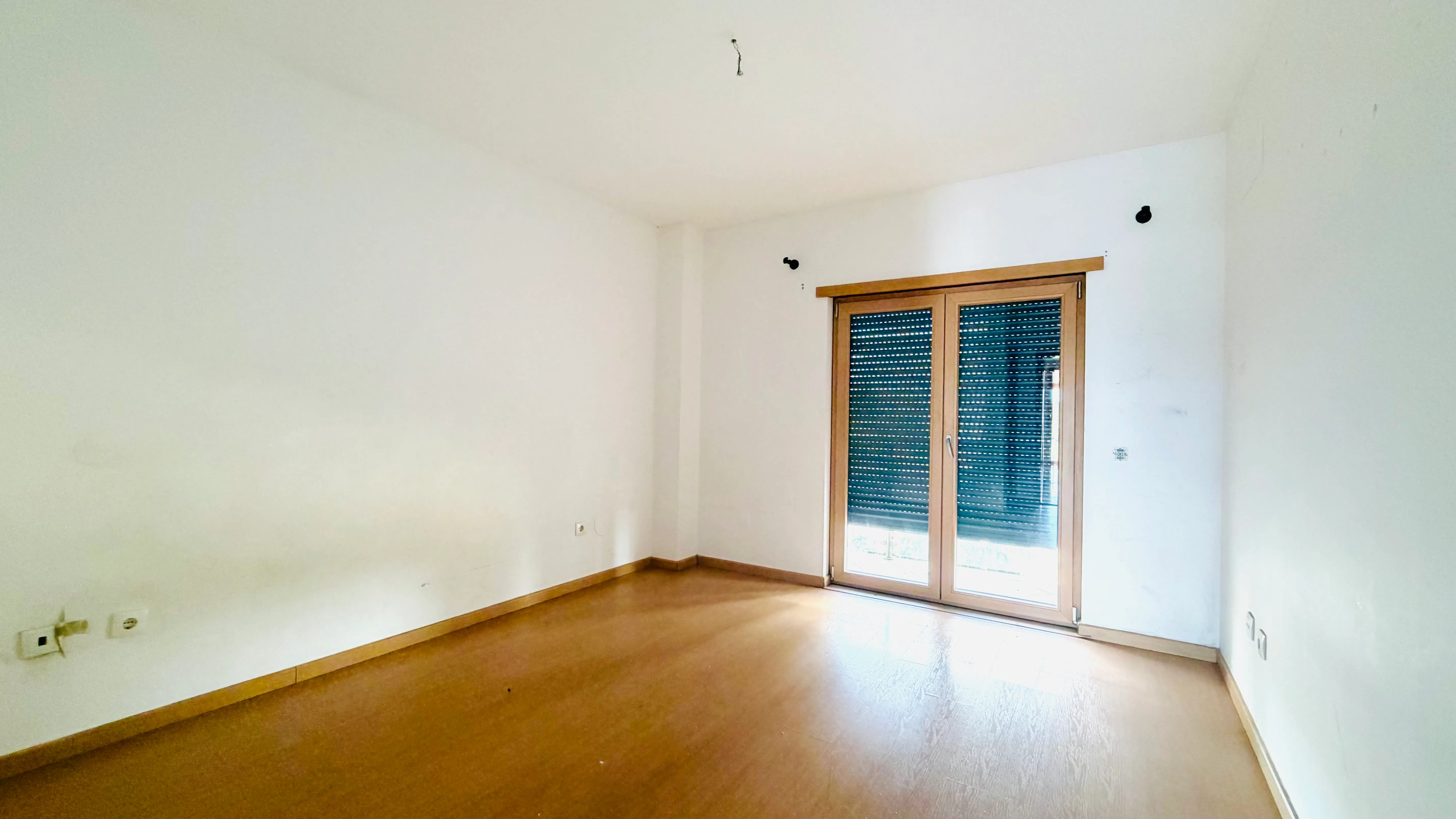 Magnífico Apartamento T4 com Duas Varandas e Arrecadação na Cascalheira, Pinhal Novo - Image 12
