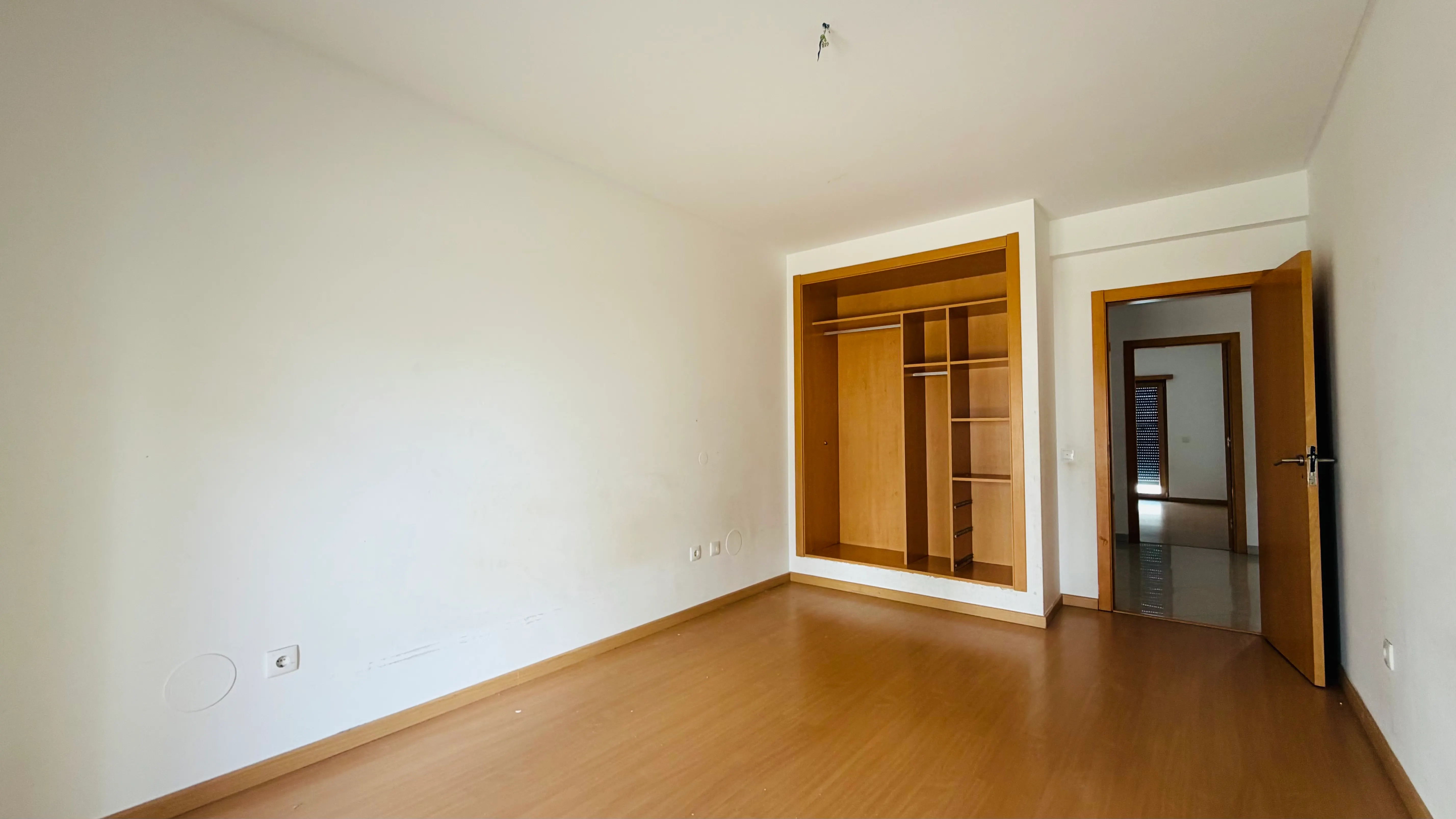 Magnífico Apartamento T4 com Duas Varandas e Arrecadação na Cascalheira, Pinhal Novo - Image 13