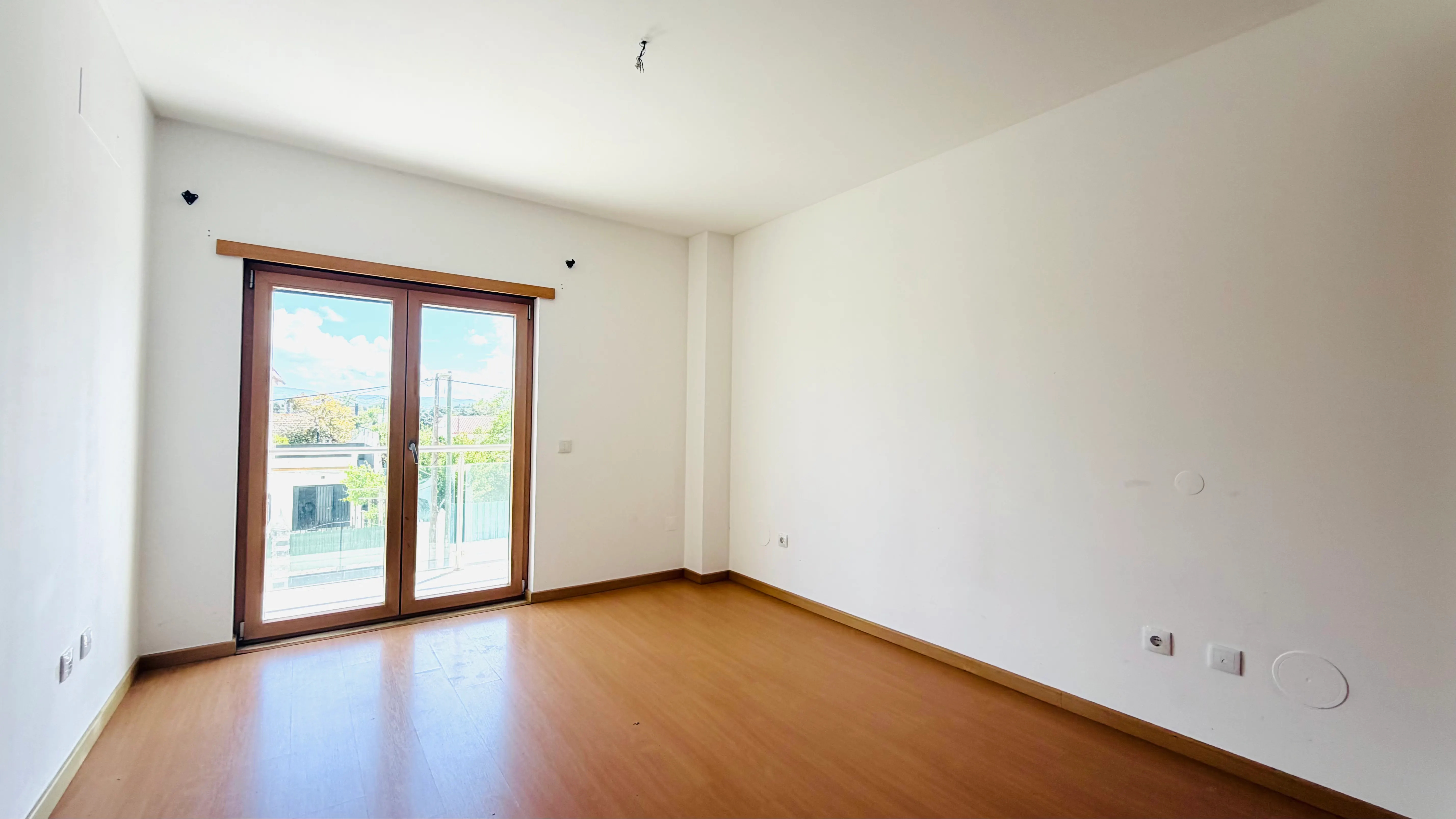 Magnífico Apartamento T4 com Duas Varandas e Arrecadação na Cascalheira, Pinhal Novo - Image 16