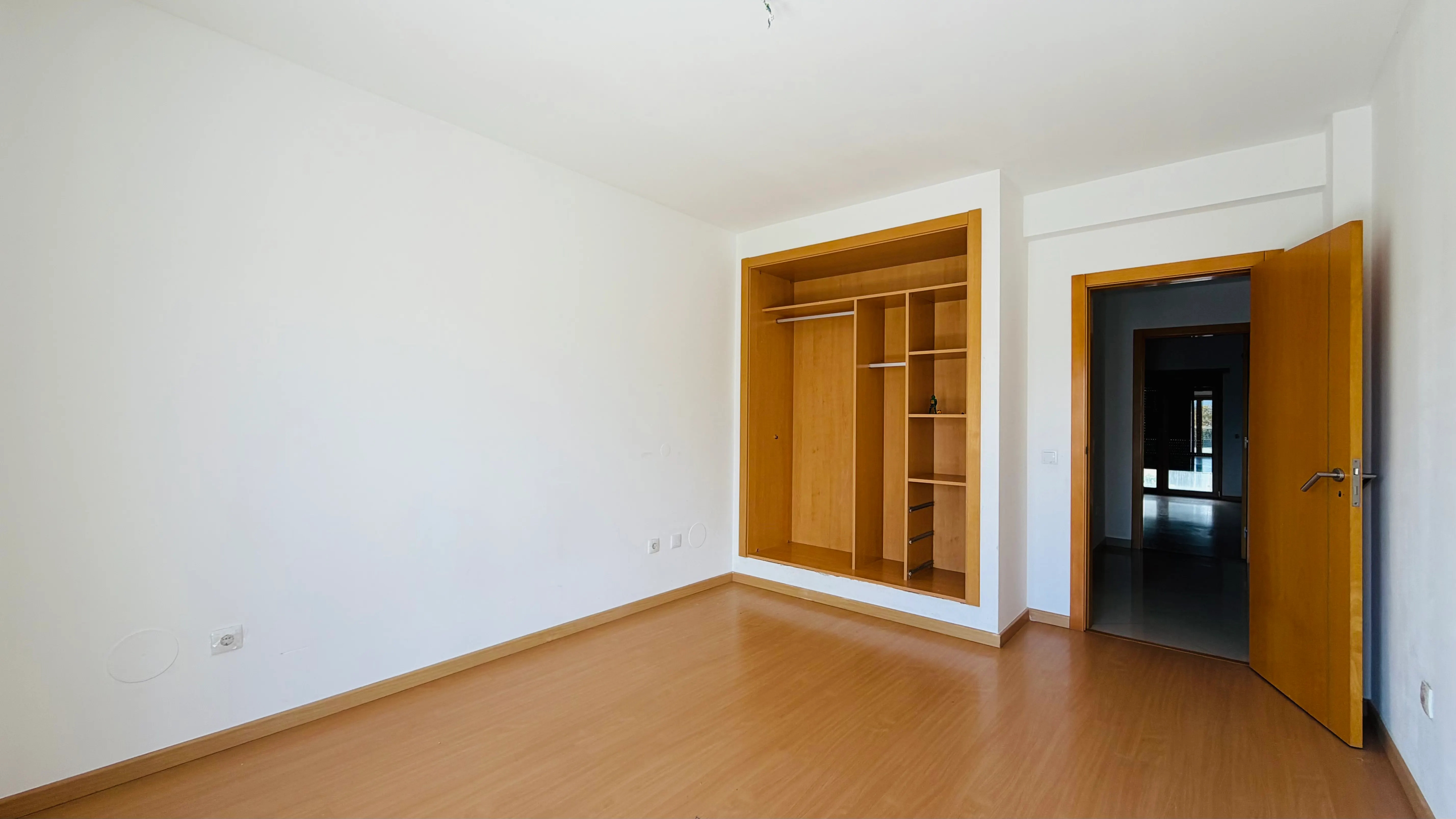 Magnífico Apartamento T4 com Duas Varandas e Arrecadação na Cascalheira, Pinhal Novo - Image 15