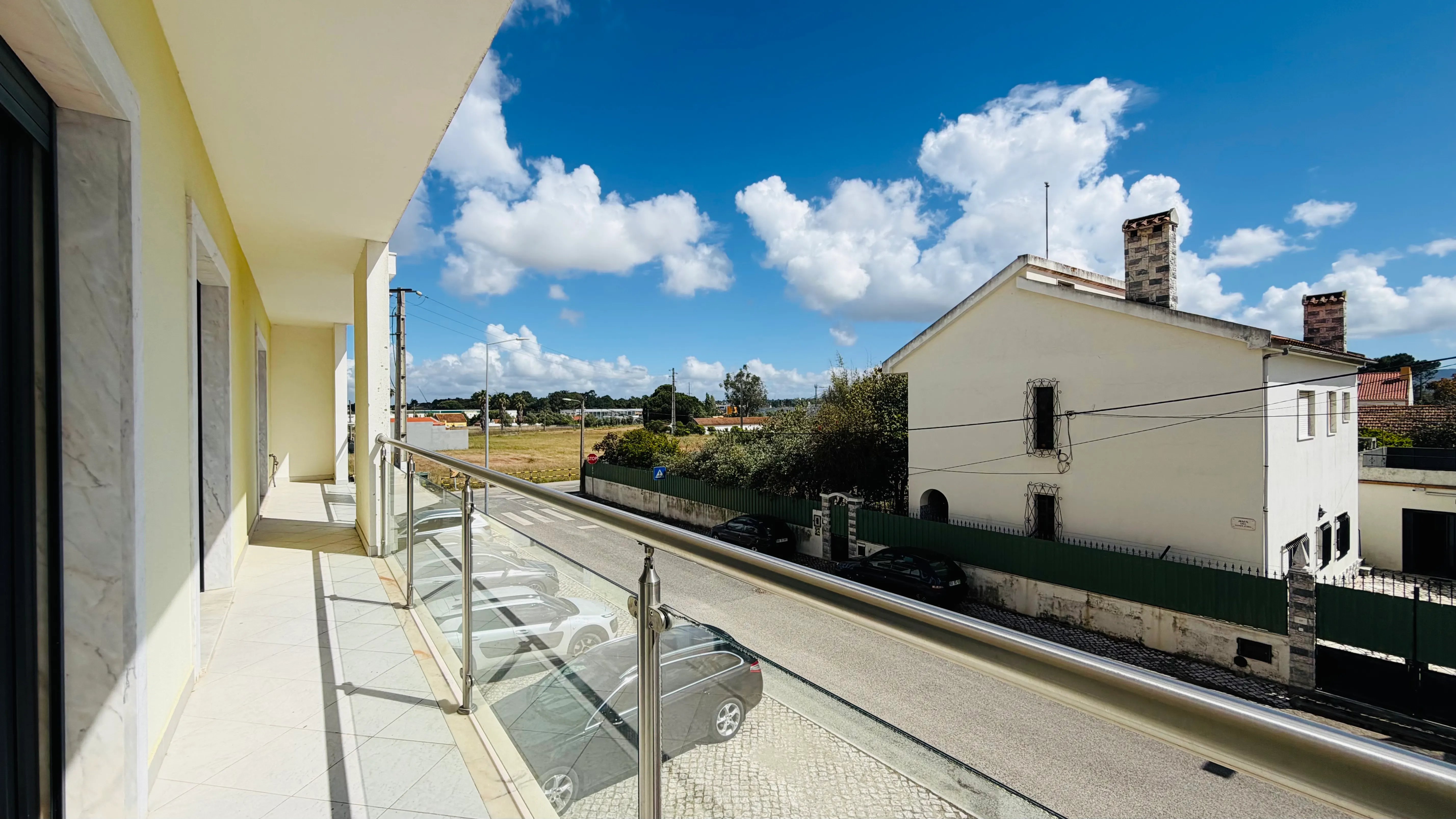 Magnífico Apartamento T4 com Duas Varandas e Arrecadação na Cascalheira, Pinhal Novo - Image 6