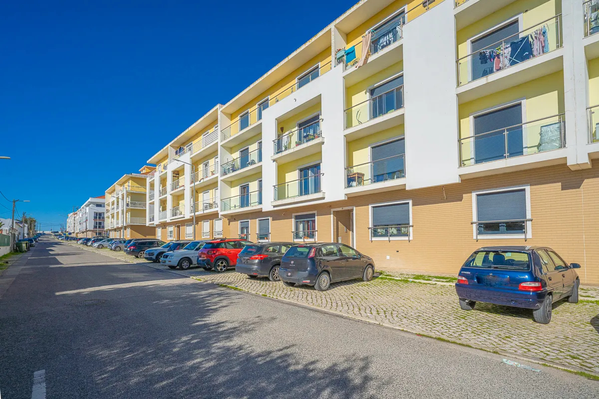 Magnífico Apartamento T4 com Duas Varandas e Arrecadação na Cascalheira, Pinhal Novo - Image 2