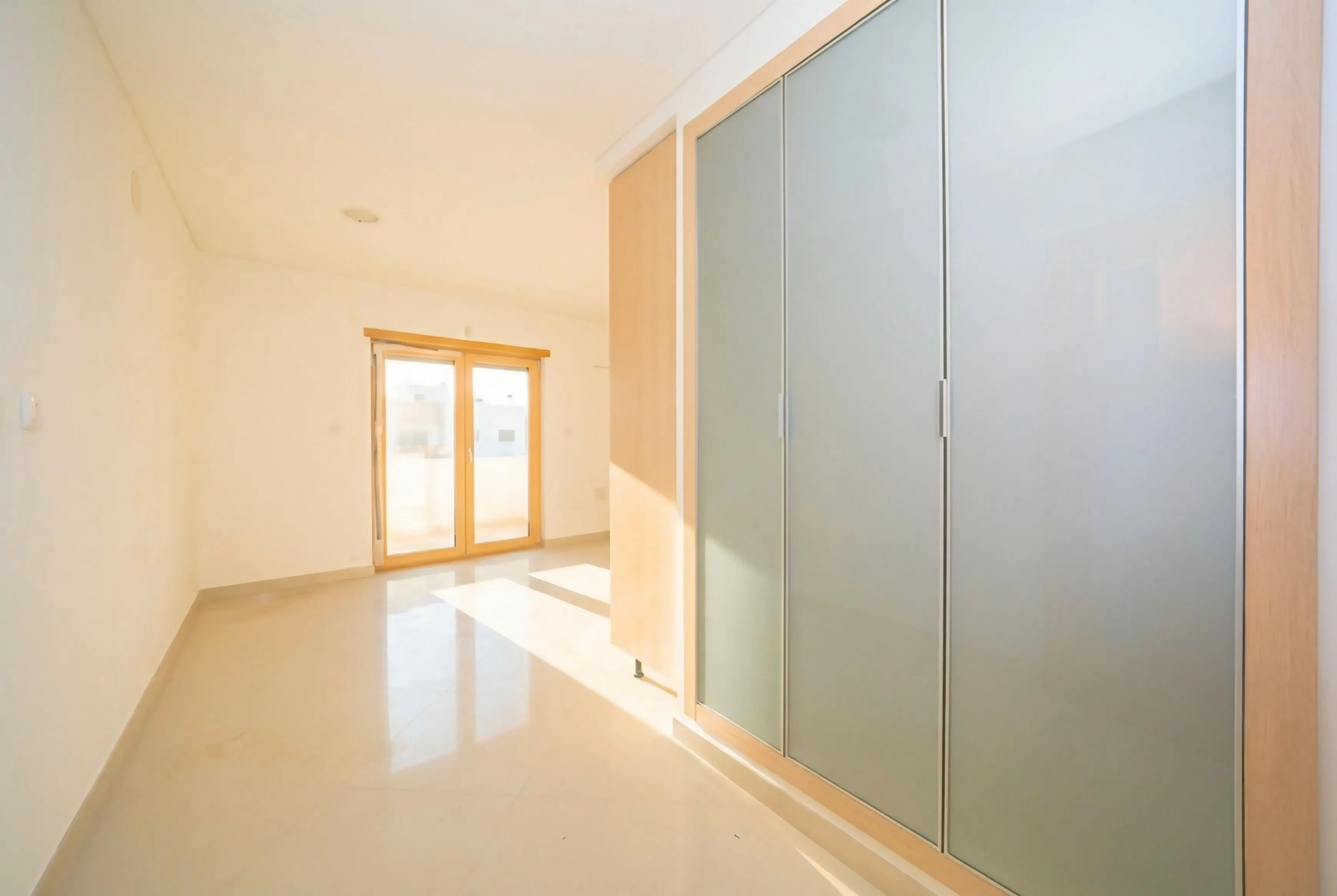 Magnífico Apartamento T4 com Duas Varandas e Arrecadação na Cascalheira, Pinhal Novo - Image 7