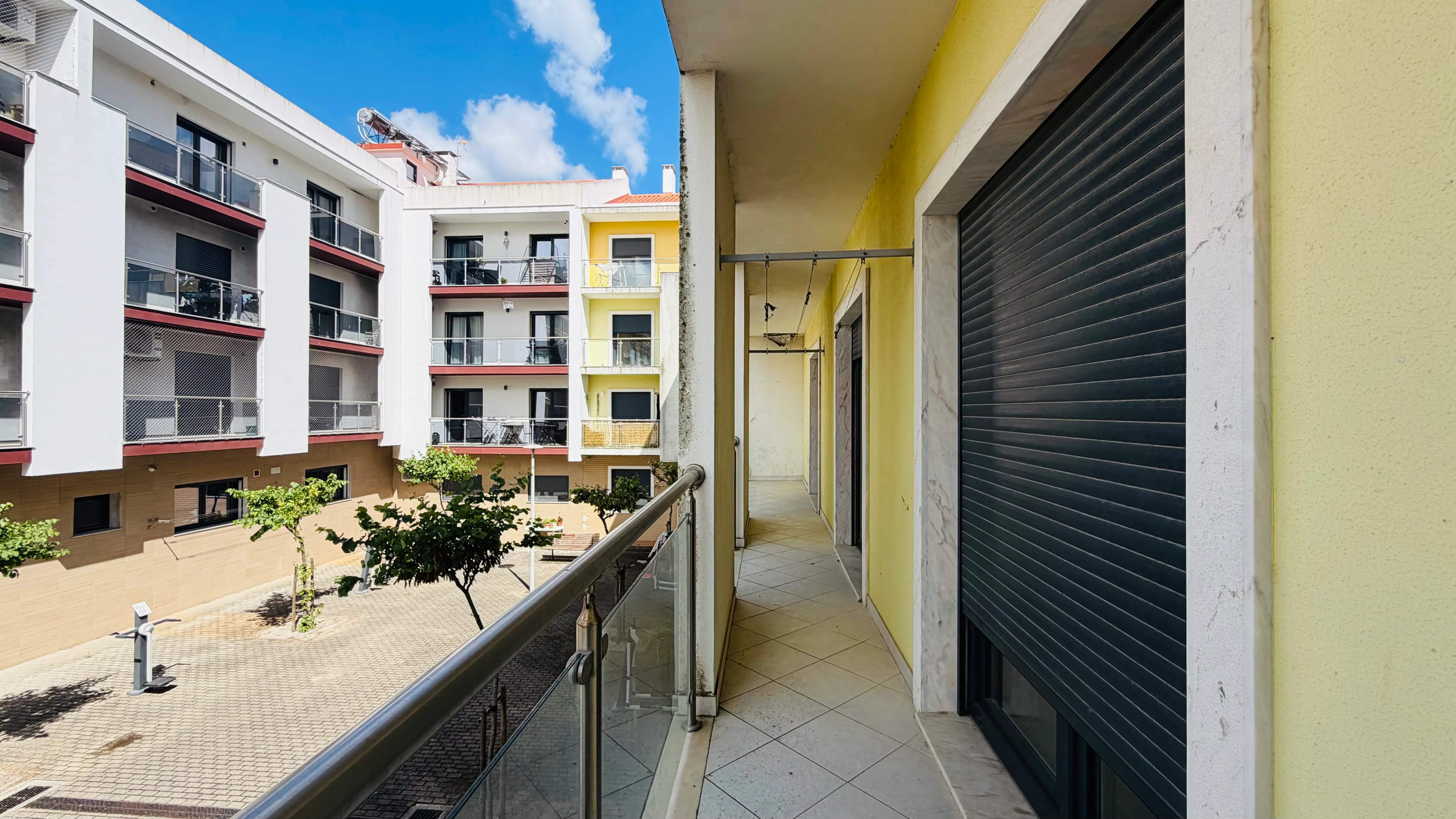 Magnífico Apartamento T4 com Duas Varandas e Arrecadação na Cascalheira, Pinhal Novo - Image 20